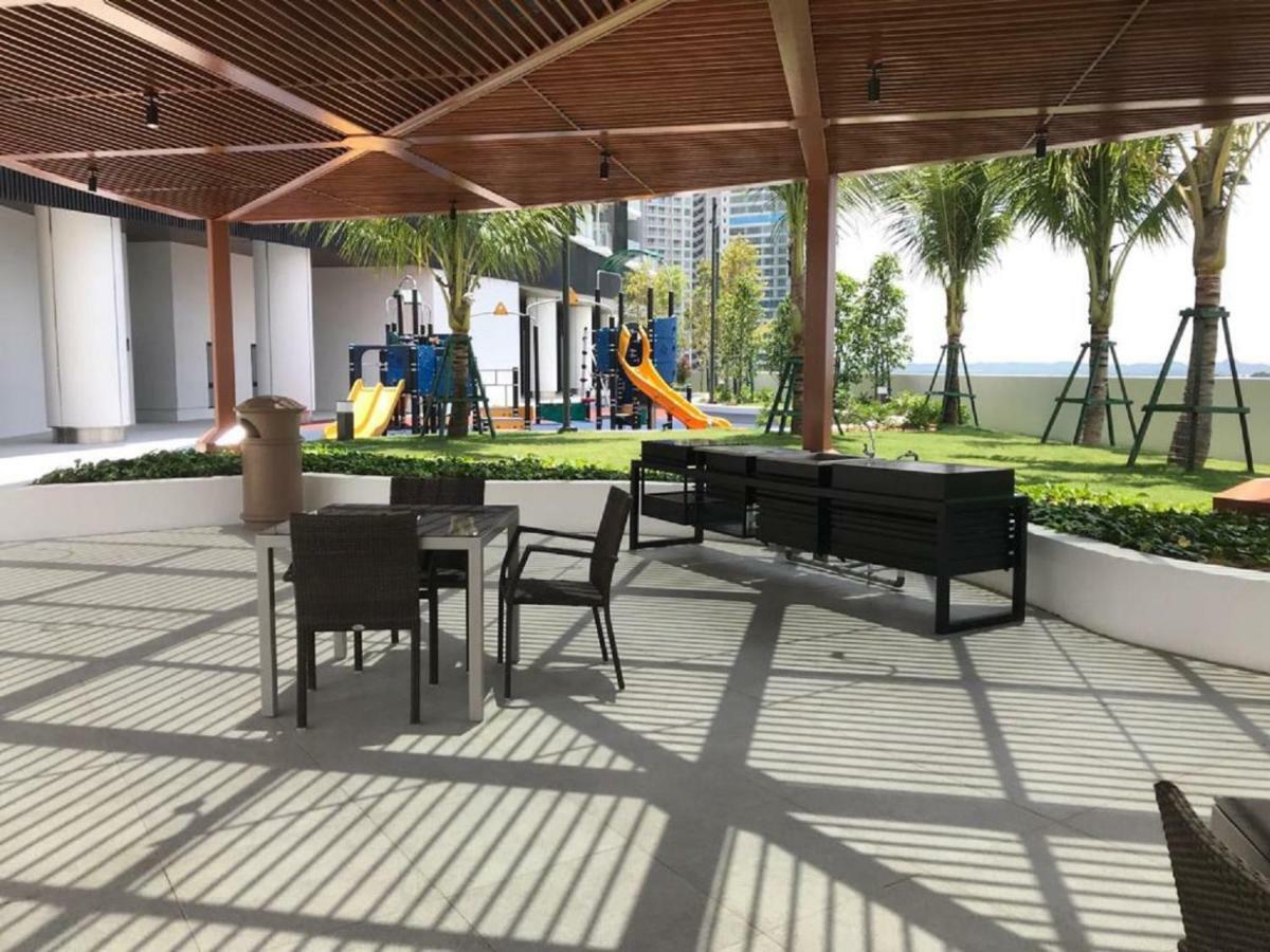 Almas Puteri Harbour Apartment Nusajaya  Exterior photo