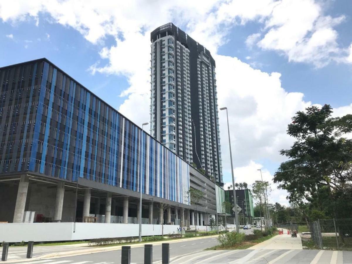 Almas Puteri Harbour Apartment Nusajaya  Exterior photo