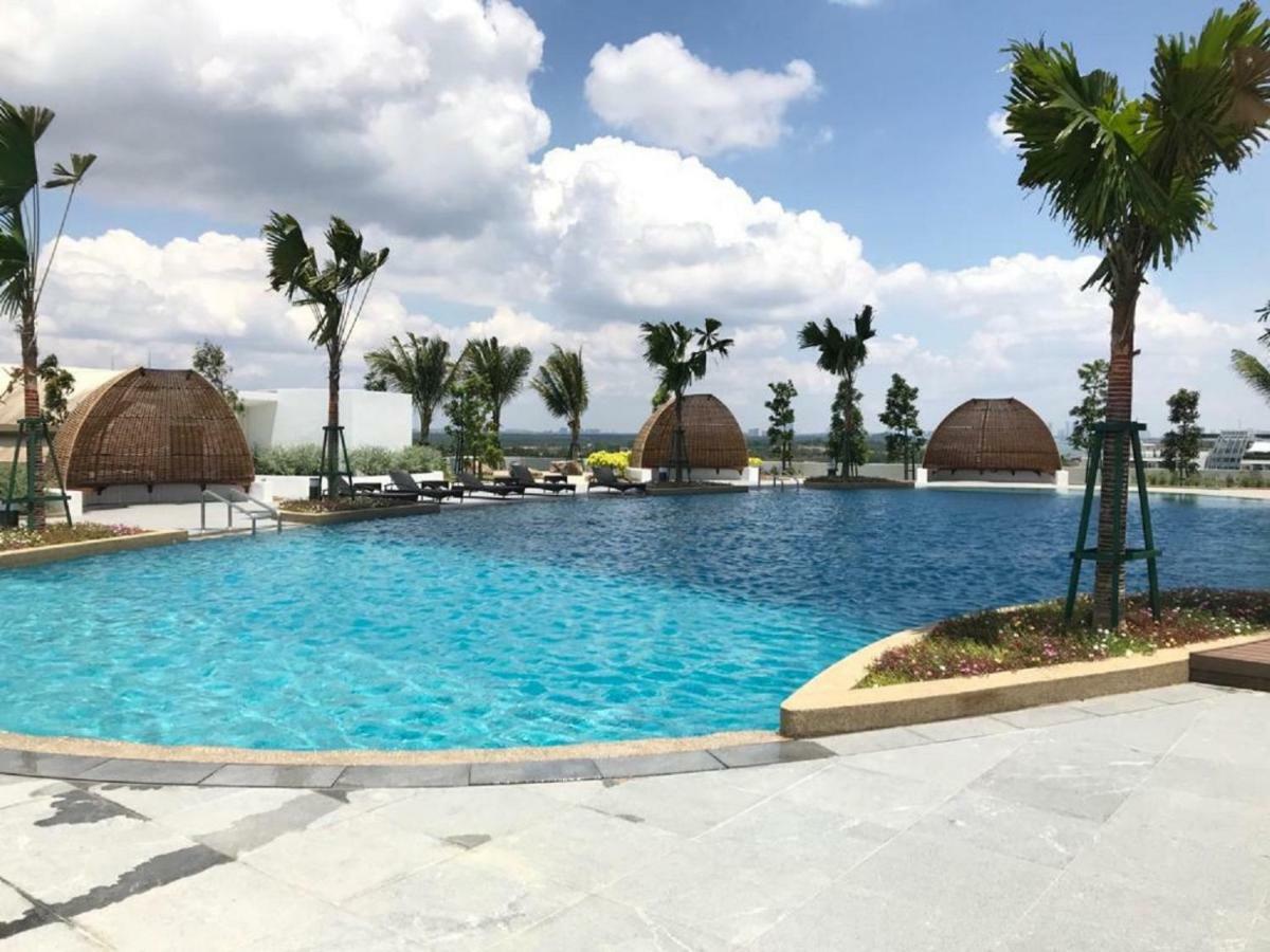 Almas Puteri Harbour Apartment Nusajaya  Exterior photo
